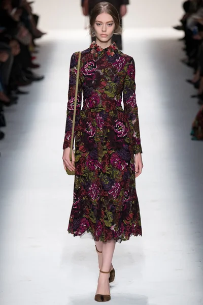 Look 27